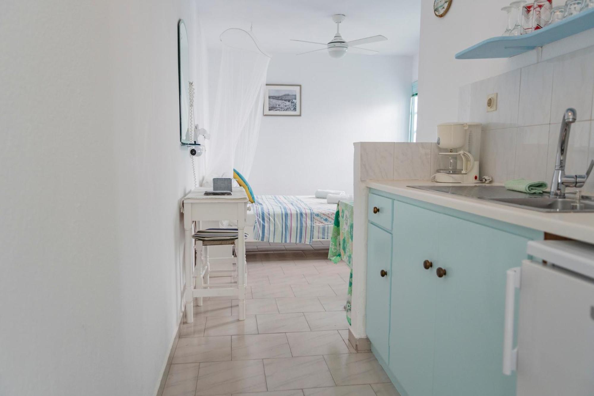 Carmel Studio Apartment Logaras Esterno foto